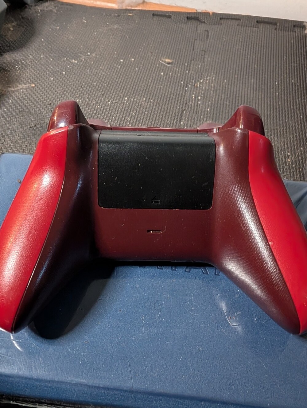 Microsoft Xbox One Controller In Red - Picture 7 of 10